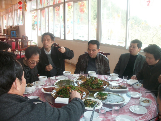 与罗江县宗亲合影3