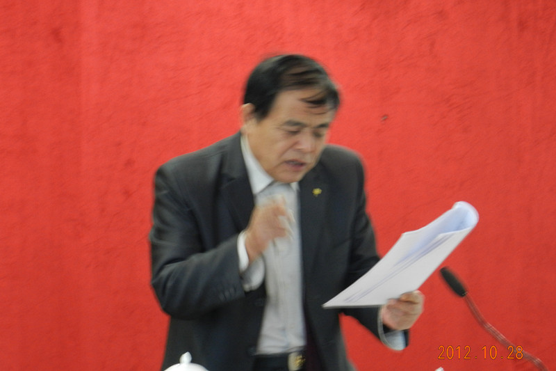 洛阳周公研究会姬传东会长讲的振振有词，他说：宗亲们，我们血管里流的是一样的血，血浓于水......。。