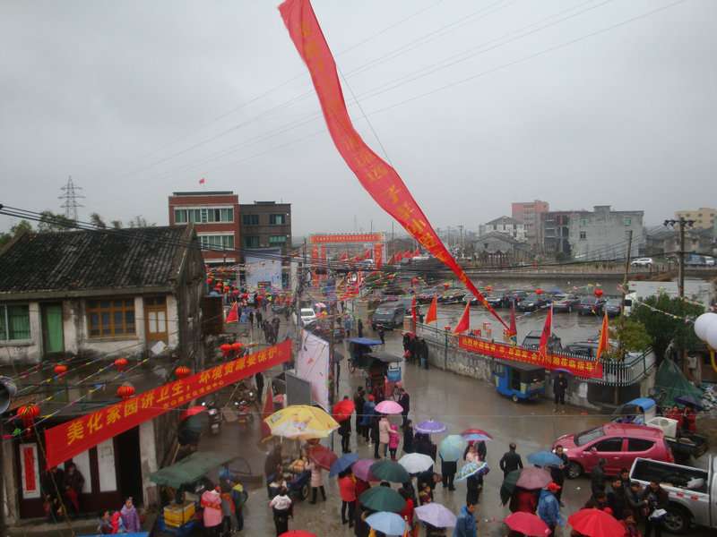 节日盛装三DSC01144.JPG