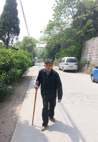 2015年4月25日10时45分在安昌西衣山.jpg